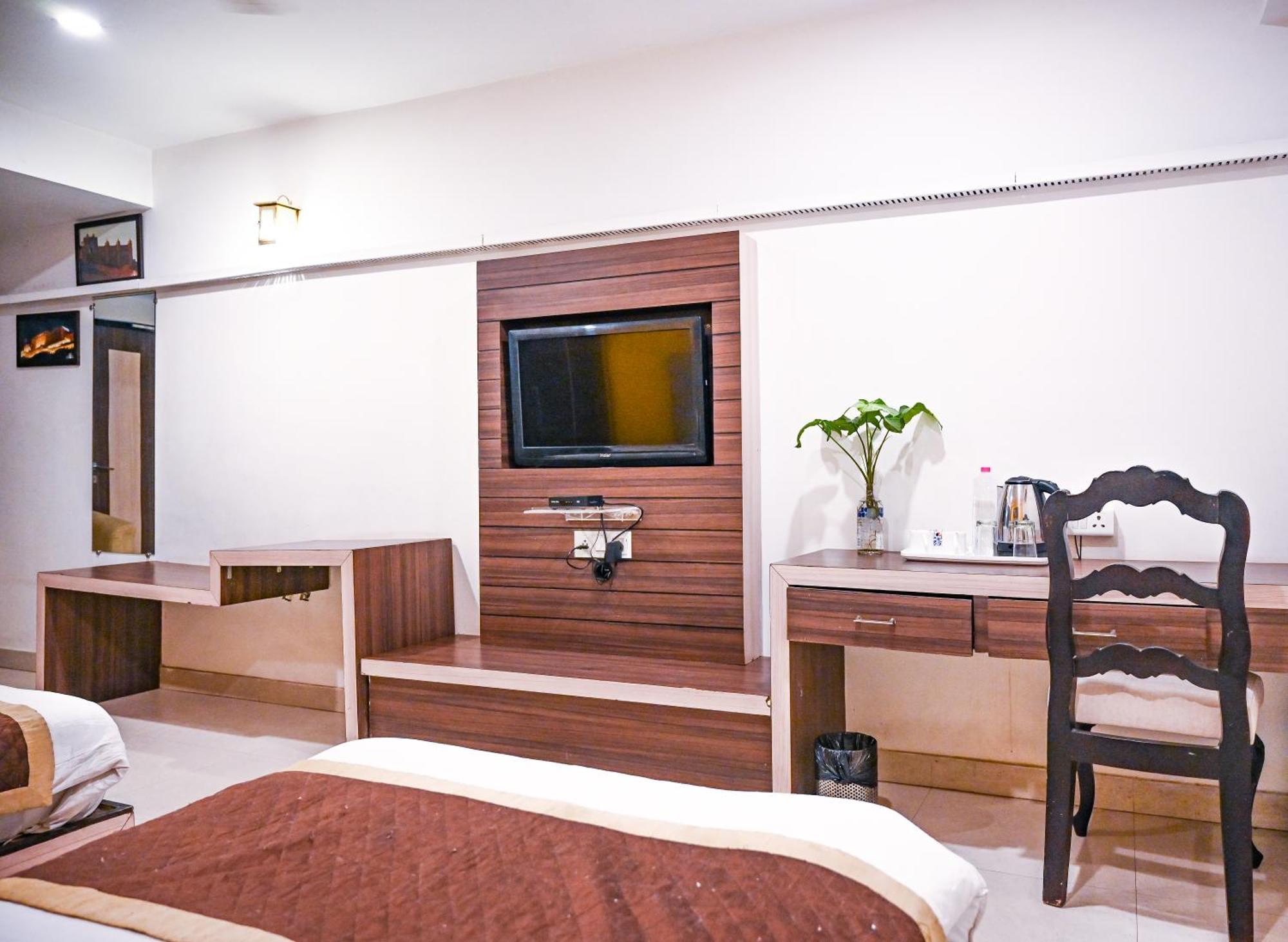 ג'איפור Hotel Dodas Palace מראה חיצוני תמונה